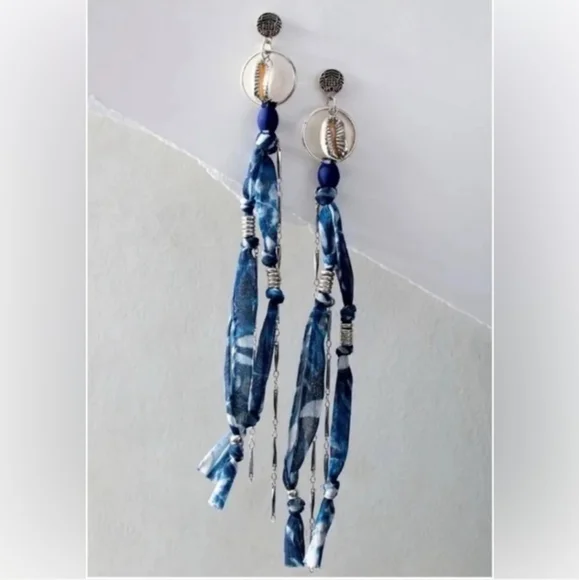 SOLD Free People Bridget Dangle Shells Blue And Silver Earrings NWT - Picture 2 of 16